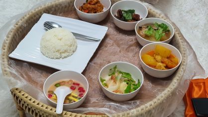 กิจกรรมทำบุญบริษัทประจำปี 2566 / กิจกรรมวันสงกรานต์ รดน้ำผู้บริหาร