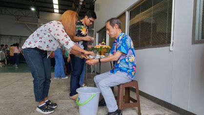 กิจกรรมทำบุญบริษัทประจำปี 2566 / กิจกรรมวันสงกรานต์ รดน้ำผู้บริหาร