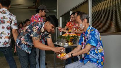 กิจกรรมทำบุญบริษัทประจำปี 2566 / กิจกรรมวันสงกรานต์ รดน้ำผู้บริหาร