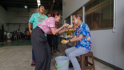 กิจกรรมทำบุญบริษัทประจำปี 2566 / กิจกรรมวันสงกรานต์ รดน้ำผู้บริหาร