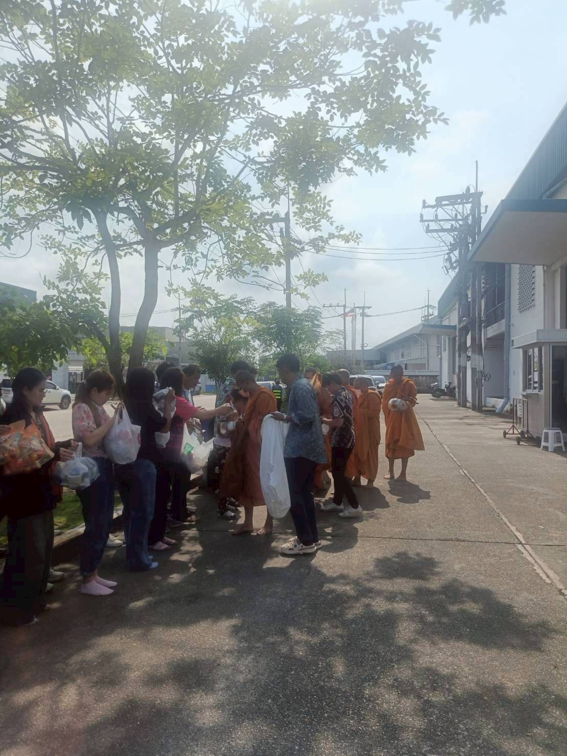 กิจกรรมทำบุญใส่บาตร&สงกราณต์ ปี 2568