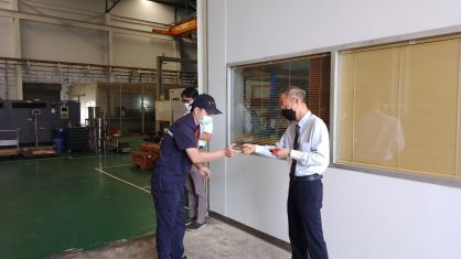 ได้มอบรางวัลสวัสดิการ เงินรางวัลยอดขายประจำเดือน