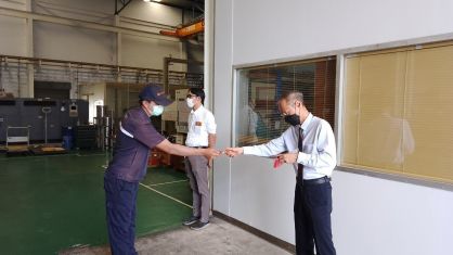 ได้มอบรางวัลสวัสดิการ เงินรางวัลยอดขายประจำเดือน