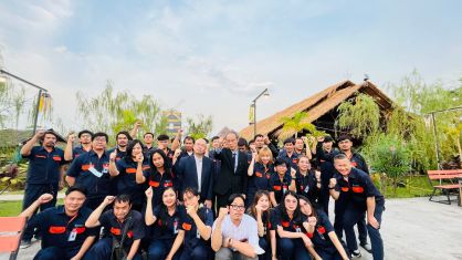 ผู้บริหารระดับสูงเดินทางมาเยี่ยมสาขาประเทศไทย